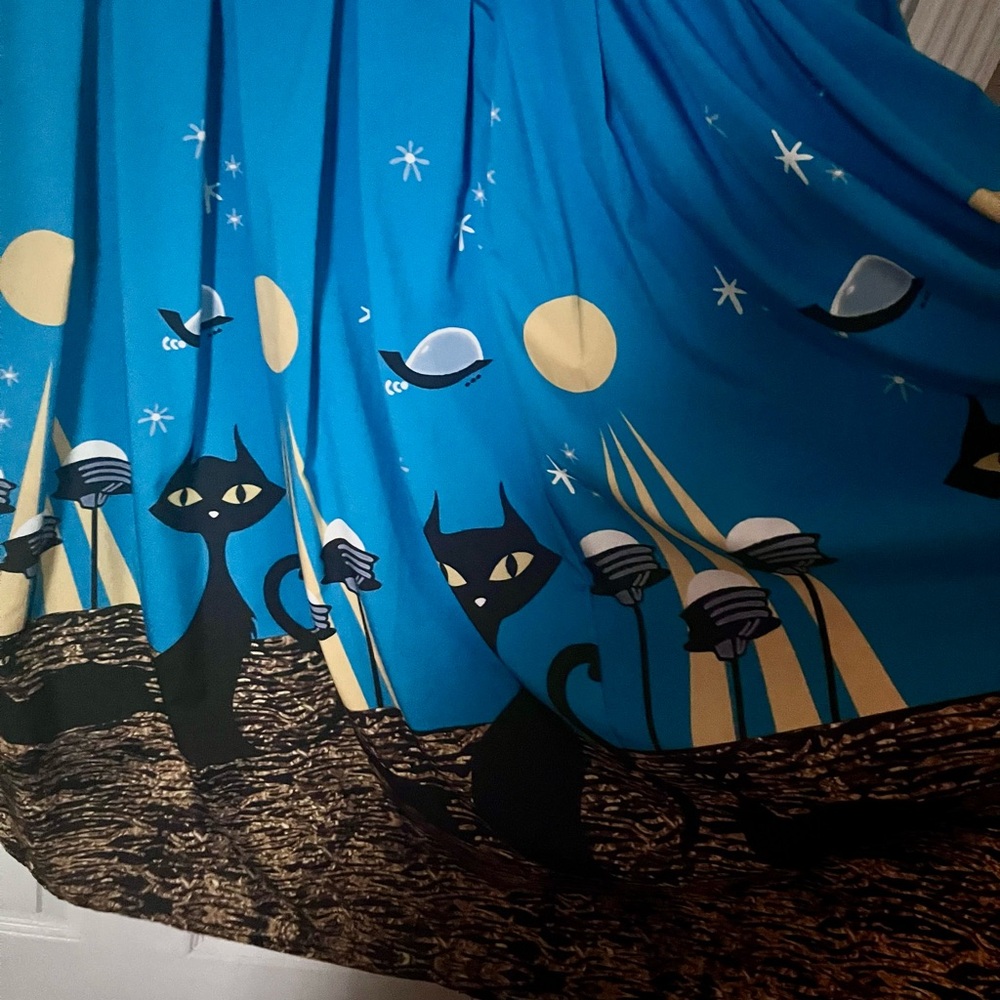 Dress - Picture 4 of 5